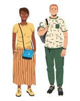 kurz Haar Frauen und Mann isoliert. Mode Mädchen mit Tasche und Brille. modisch Mann im beiläufig Kleider mit Rucksack. modisch Lebensstil. eben Vektor Illustration