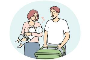 Lycklig ung familj med bebis gående med sittvagn utomhus. leende föräldrar med barn i händer njuter promenad utanför. vektor illustration.