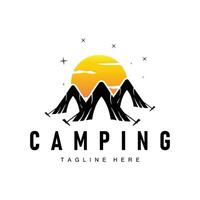 einfach Vektor draussen Camping Logo, wild Abenteuer Vorlage mit alt Jahrgang Stil