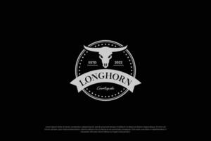 runden Etikette das Vieh Ranch Logo Design Jahrgang Stil. Longhorn Logo Abzeichen Illustration. vektor