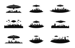 UFO im Stadt Vektor schwarz Silhouette Satz, fliegend Untertasse Stadt Entführung Silhouetten