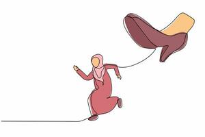 enda ett linje teckning ung arab affärskvinna springa bort från stampar fot. kontor arbetstagare löpning från jätte orättvis företag konkurrens. modern kontinuerlig linje design grafisk vektor illustration