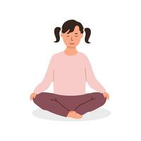 vielfältig Kinder meditieren. Kinder tun Yoga Übung. Meditation Lektion im Kindergarten Konzept. einstellen von anders Rennen jung weiblich und männlich Zeichen Sitzung auf Fußboden ruhig. Vektor Illustration.