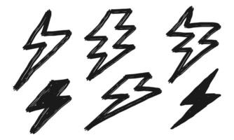 satz von handgezeichneten elektrischen blitzen. Doodle Donner und Gewitter. isoliert auf weißem Hintergrund. Vektor-Illustration vektor