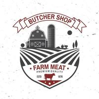 Metzger Geschäft Abzeichen oder Etikette mit Kuh, Rindfleisch, Bauernhof. Vektor. Jahrgang Typografie Logo Design mit Kuh Silhouette. Elemente auf das Thema von das Metzgerei Fleisch Geschäft, Markt, Restaurant Geschäft. vektor