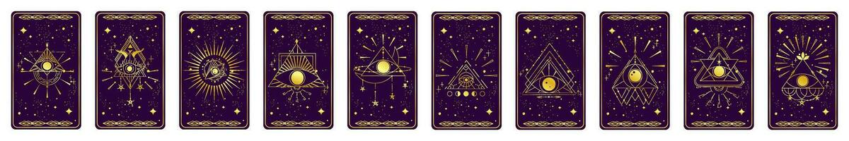 Tarot Karte Gold einstellen mit Mystiker Auge Pyramide isoliert. Boho esoterisch Tarot Karte mit Auge und Stern. Vektor Illustration. heilig Geometrie himmlisch Dreieck