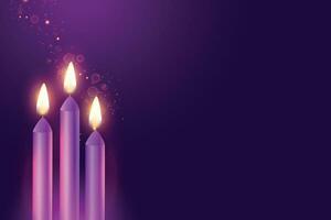 lila Advent drei Kerzen mit funkelt vektor