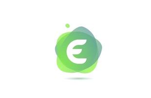 e Alphabet-Buchstaben-Logo für Unternehmen und Unternehmen mit Farbverlaufsdesign. Pastellfarbenvorlage für Corporate Identity in Grün und Weiß vektor