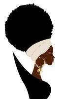 svart drottning, afrikansk kvinna i afro lockigt hår, gyllene örhängen och turban. vektor illustration isolerat på vit bakgrund.