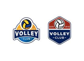 vektor volleyboll mästerskap logotyp med boll. sport bricka för turnering eller mästerskap.