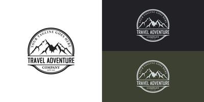 Vektor Berge Reise Abenteuer Emblem im schwarz Farbe vorgestellt mit mehrere Hintergrund Farben. das Logo ist geeignet zum draussen Aktivität Geschäft Logo Design Inspiration Vorlagen.