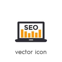 SEO-Symbol mit Laptop und Analytics auf Weiß vektor