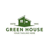 Grün Haus Logo Vorlage Design Vektor Illustration isoliert auf Weiß Hintergrund.