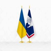 Ukraine und Wyoming Flaggen auf Flagge Stand, Illustration zum Diplomatie und andere Treffen zwischen Ukraine und Wyoming. vektor