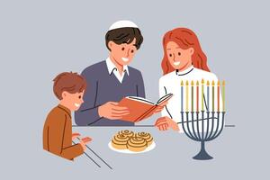 jüdisch Familie feiert Tag Chanukka und liest heilig Buch zusammen, Stehen in der Nähe von Tabelle und Minderjährige vektor