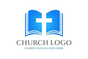 kyrka logotyp design med bibel och korsa vektor