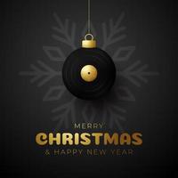 musikalisk vinylskiva julkort. god jul musik gratulationskort. hänga på en tråd vinylskiva som en julkula och gyllene grannlåt på svart bakgrund. musikalisk vektorillustration. vektor