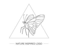 Vektor handgezeichneter tropischer Schmetterling in einem Dreieck. Logo mit Insektenmotiv für natürliches Design. Motte Umriss isoliert auf weißem Hintergrund