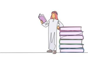enda ett linje teckning arab man stående läsning en bok medan lutande mot en lugg av stor böcker. hobby av läsning var som helst. mycket Lycklig när läsning. kontinuerlig linje design grafisk illustration vektor