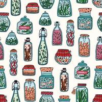 färgrik sömlös mönster med inlagd grönsaker och kryddor i glas burkar och flaskor hand dragen på vit bakgrund. illustration för tapet, bakgrund, textil- skriva ut, omslag papper. vektor