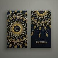 mörk mandala kort eller banderoller design med gyllene dekorativ dekoration vektor