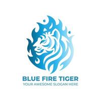 Blau Feuer von Tiger Logo Design vektor