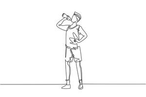 einzelne durchgehende Linie, die junger Mann steht und frisches Wasser aus einer Flasche mit der rechten Hand nach dem Training trinkt. gesunde Lebensweisen. eine linie zeichnen grafikdesign-vektorillustration vektor