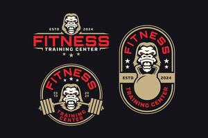 wild Gorilla mit Hantel und Kettlebell Logo Design zum Fitness, Fitnessstudio, Bodybuilding, Gewichtheben vektor