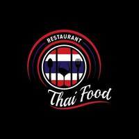 Logo des thailändischen Essensrestaurants. Thailand-Flaggensymbol mit Löffel-, Gabel- und Glasikonen. Premium- und Luxuslogo vektor