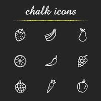 frukt och grönsaker krita ikoner set. jordgubbe, bananbunt, päron, apelsin, chilipeppar, druvklase, hallon, morot, paprikaillustrationer. isolerade vektor svarta tavlan ritningar