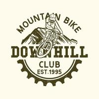 Logo-Design Mountainbike-Downhill-Club est 1995 mit Mountainbiker-Vintage-Illustration vektor