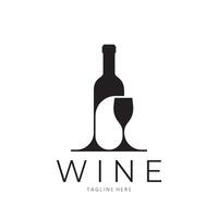 Wein Logo mit Wein Brille und Flaschen.für Nacht Clubs, Bars, Cafés und Wein Geschäfte. vektor