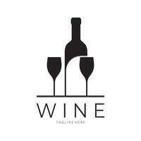 vin logotyp med vin glasögon och flaskor.för natt klubbar, barer, caféer och vin butiker. vektor