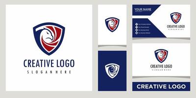 Adler mit Schild Logo Design Vorlage mit Geschäft Karte Design vektor