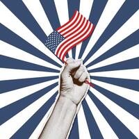 Jahrgang glücklich Unabhängigkeit Tag Gruß Karte. Halbton Collage Damen Hand halten Flagge von USA auf retro Strahlen Hintergrund. USA Unabhängigkeit Tag Banner. vektor