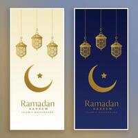 ramadan kareem islamic måne och lampa baner vektor