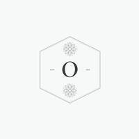 Ö Brief Logo mit ein kreativ Blumen- Konzept zum Unternehmen Geschäft Schönheit echt Nachlass Prämie vektor