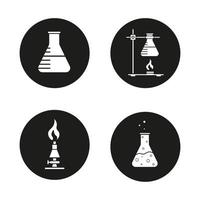 chemische Laborsymbole gesetzt. becher, ringständer mit kolben, lanbrenner und chemischer reaktion. weiße Vektorgrafiken in schwarzen Kreisen vektor