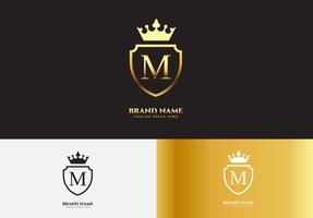 bokstav m guld lyx krona logotyp koncept vektor