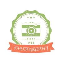 fotografi, fotograf vintage logotyp, märke, emblem med retro kamera på vitt, vektorillustration vektor