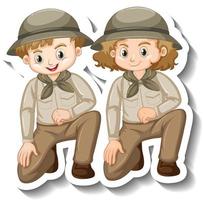 Paar Kinder tragen Safari-Outfit-Cartoon-Charakter-Aufkleber vektor