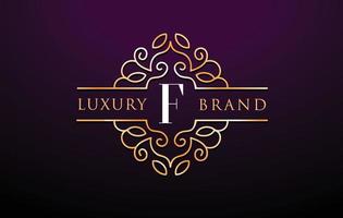 f bokstav logotyp luxury.royal monogram design vektor