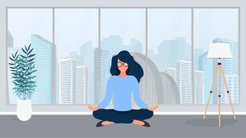 flickan mediterar på kontoret. flickan utövar yoga. rum, kontor, golvlampa, rumsväxt, bord med laptop, arbetsplats. vektor illustration