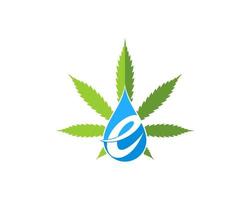 grünes Cannabisblatt mit Wassertropfen und e-Buchstabeninitiale im Inneren vektor