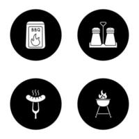 grill glyf ikoner set. kol, salt och peppar shakers, grillad korv på carving gaffel, vattenkokare grill. vektor vita silhuetter illustrationer i svarta cirklar