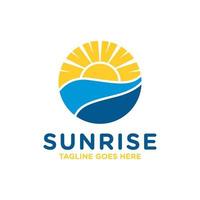 logotyp för soluppgång vid havsutsikt vektor