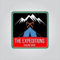 Bergwaldcamping und Abenteuerlogo vektor