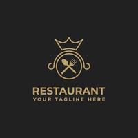Luxus-Logo-Design für Restaurant mit Löffel, Gabel, Königin-Krone-Symbolillustration vektor