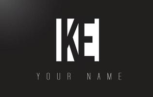 ke-Brief-Logo mit schwarz-weißem Negativraumdesign. vektor