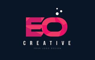 eo eo-Buchstaben-Logo mit lila Low-Poly-Rosa-Dreiecken-Konzept vektor